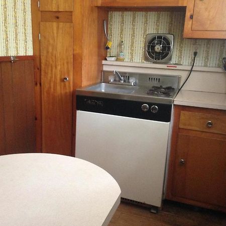 Amber Lantern Two-Bedroom Cottage بحيرة جورج الغرفة الصورة